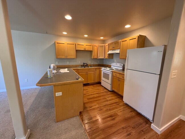 Building Photo - 163 Gena Cir