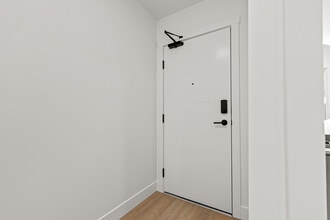 Building Photo - 1110 Lawson Av