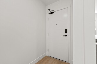 Building Photo - 1110 Lawson Av