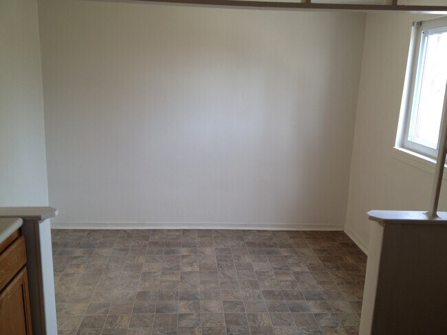 Building Photo - 16 Dorsey St