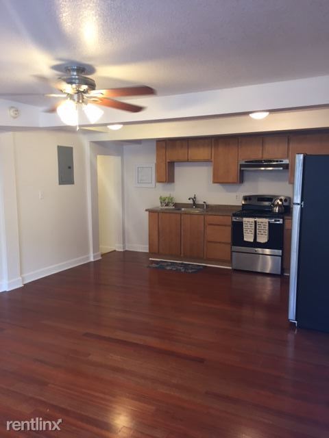 Building Photo - 301 S Gomez Ave