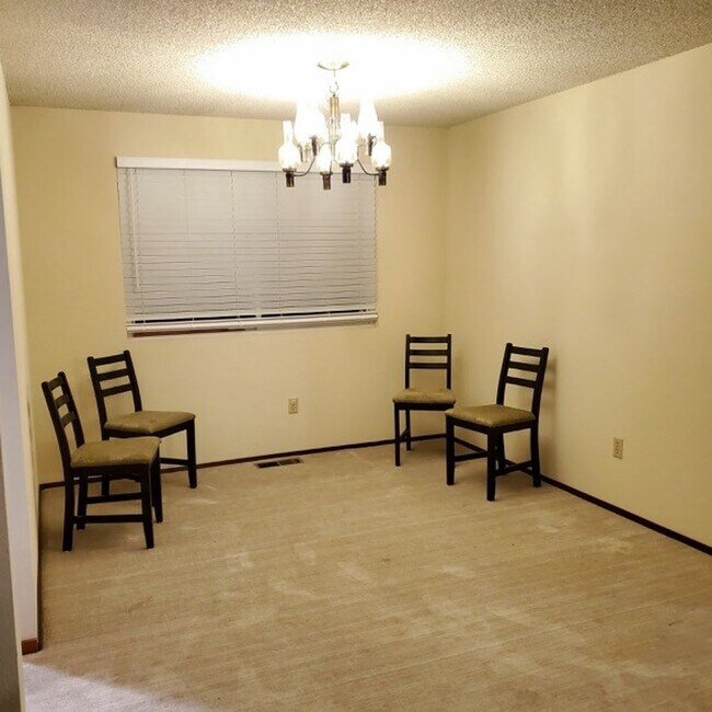Building Photo - 3bd/1.5ba Renton Home