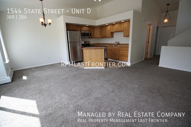 Building Photo - 1544 State St
