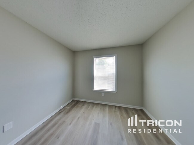 Foto del edificio - 1401 Thomas Dr