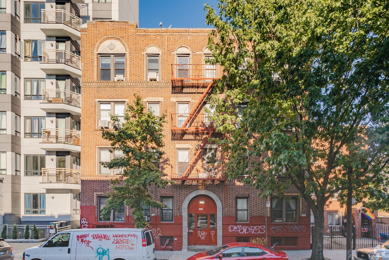 Foto principal - 1441 Dekalb Ave