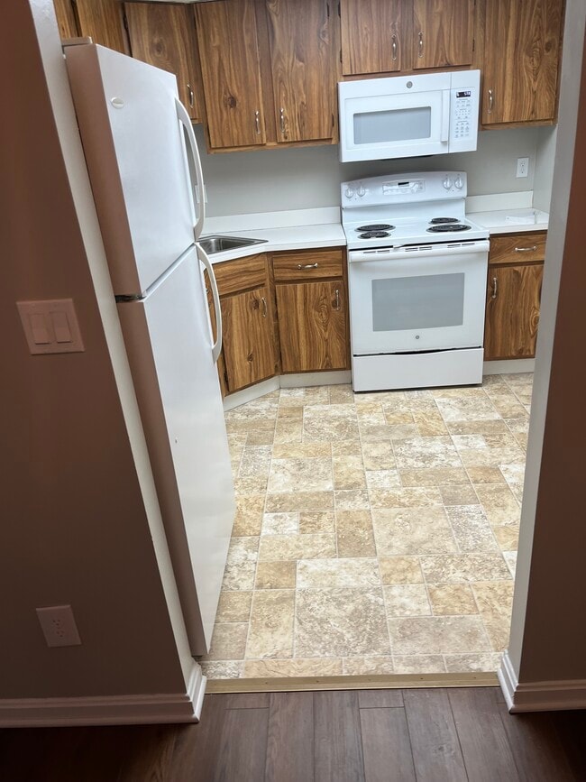 Foto del edificio - 1263 Lost Nation Rd