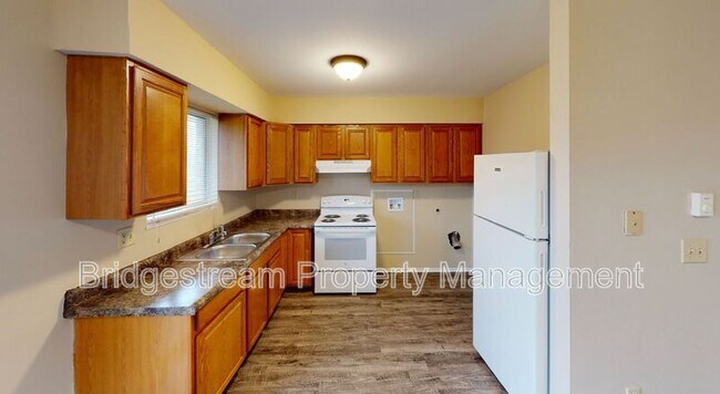 Foto del edificio - 4331 Powell Rd