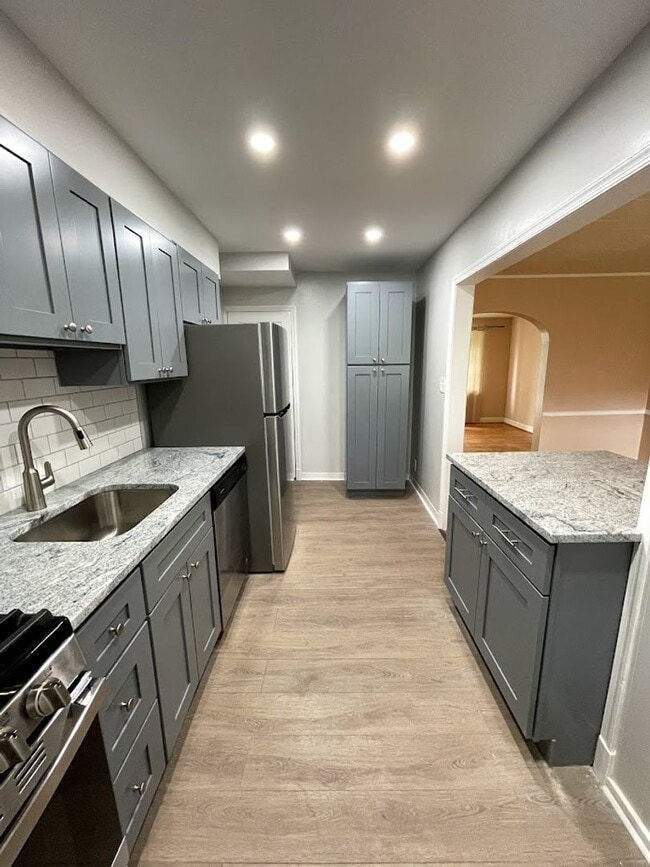 Building Photo - Lovely Three-Bedroom Townhome in Towson/Lo...