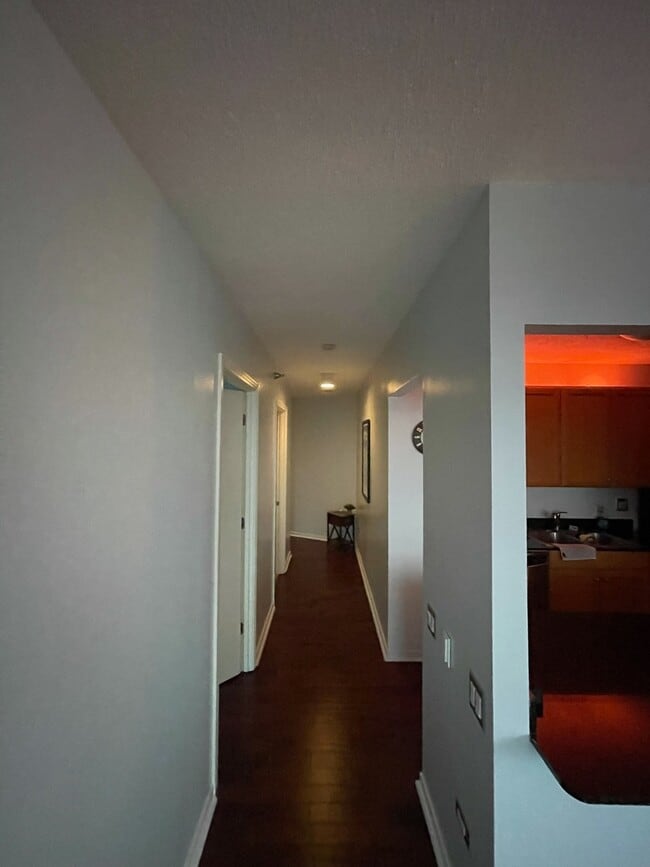 Building Photo - 400 N La Salle Dr