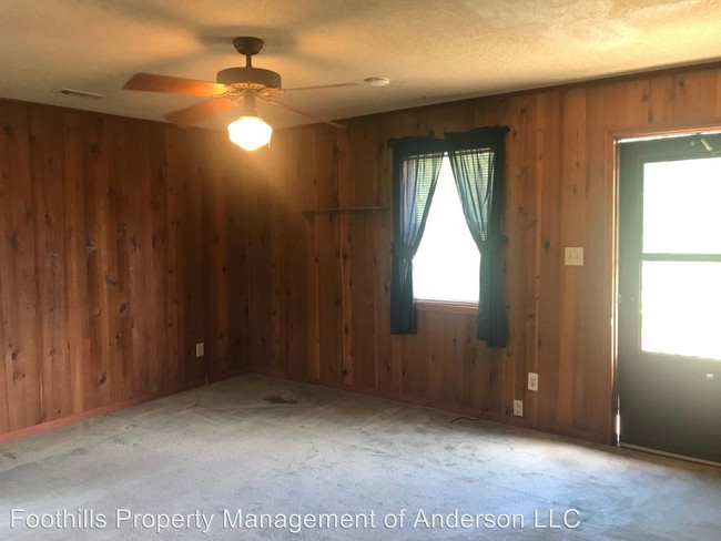 Building Photo - 3 br, 1 bath House - 106 Possum Ln