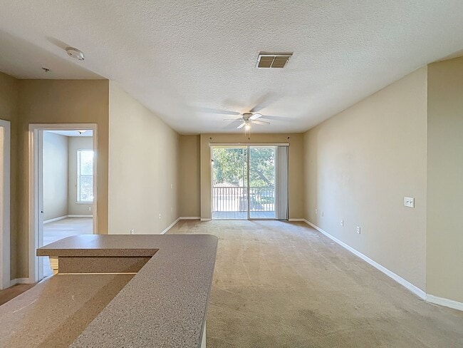 Foto del edificio - Renovated 2 Bed / 2 Bath Condo in Gated Visconti Condominiums – Maitland