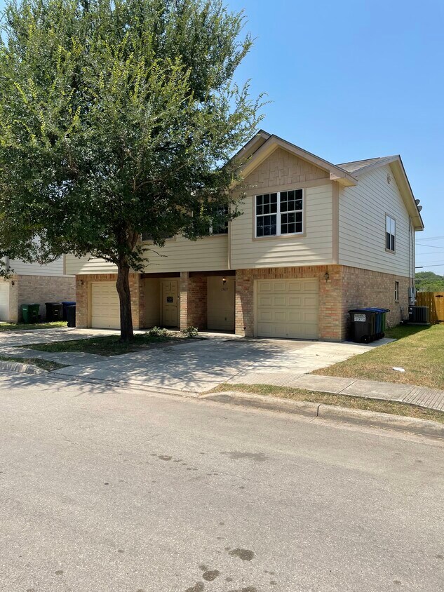 Primary Photo - 13613 Woodstone Way