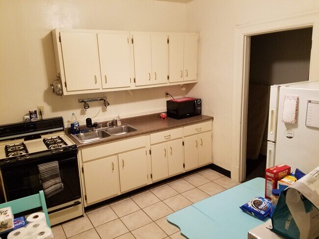 El parque Preston Gardens se inauguró en 1919. - 338 Joncaire St