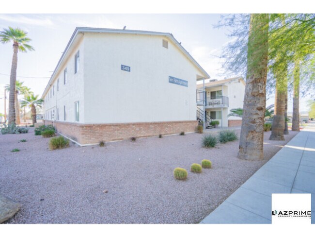 Foto del edificio - FREE FIRST MONTH'S RENT MOVE IN SPECIAL! Inviting 2/1 Phoenix Apartment with Modern Comforts!