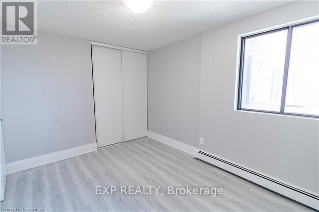 Photo du bâtiment - 4422-4422 Huron St