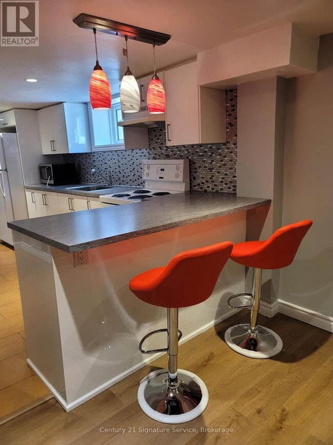 Photo du bâtiment - 170 Schell Ave