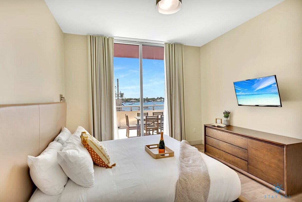 Foto principal - 777 N Ocean Dr