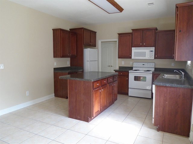Building Photo - 6813 Spring Valley Court