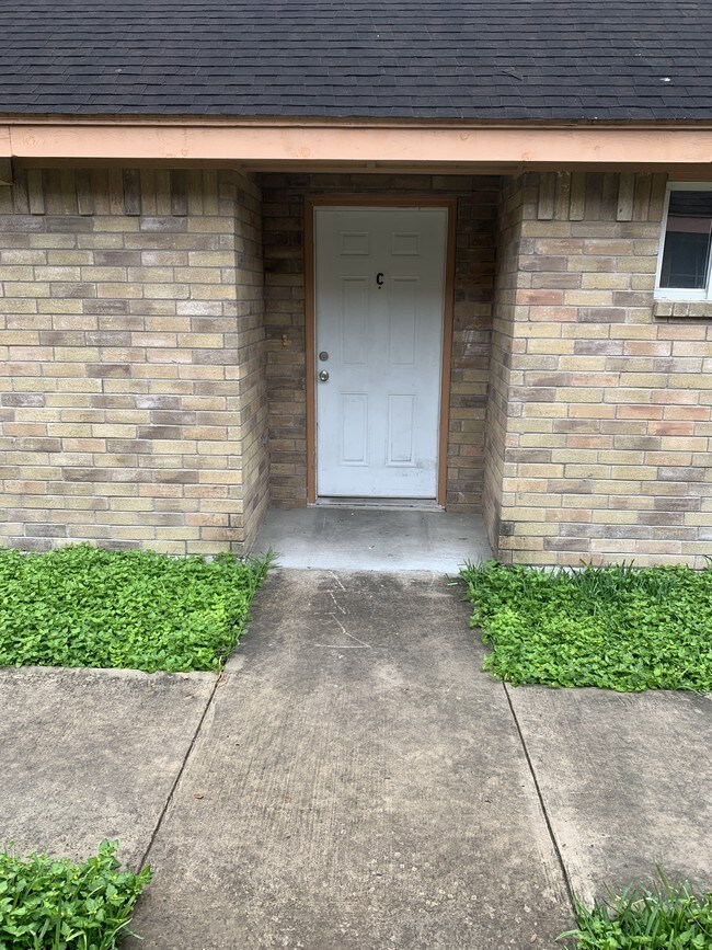 Foto del edificio - 1514 Acme Ln