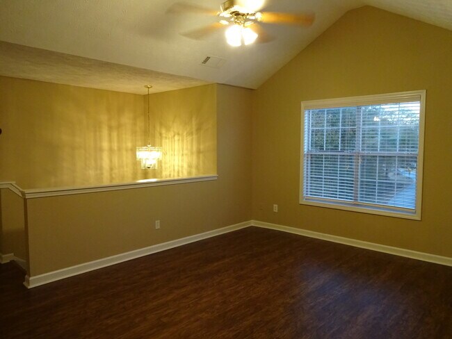 Foto del edificio - 133 Thorn Brook Road