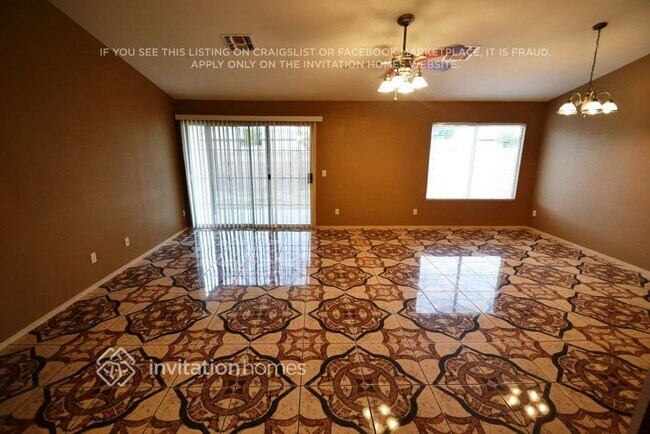 Foto del edificio - 8346 W Cypress St