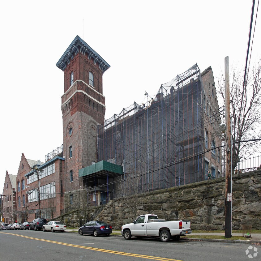 Foto del edificio - 52 Webster Ave