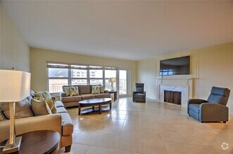 Building Photo - 3850 Galt Ocean Dr