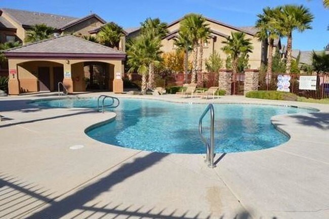 Foto del edificio - 8250 Grand Canyon #2106