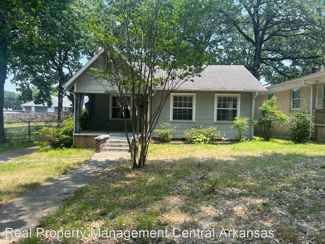 Foto principal - 3 br, 1.5 bath House - 3500 N Cypress St.