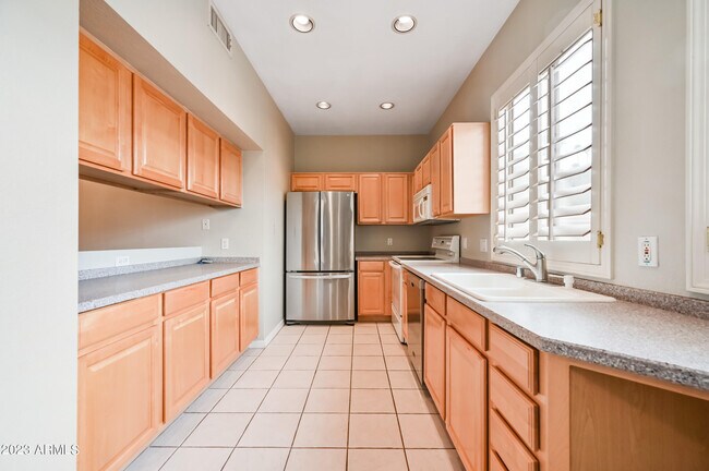 Foto del edificio - 7887 N 16th St