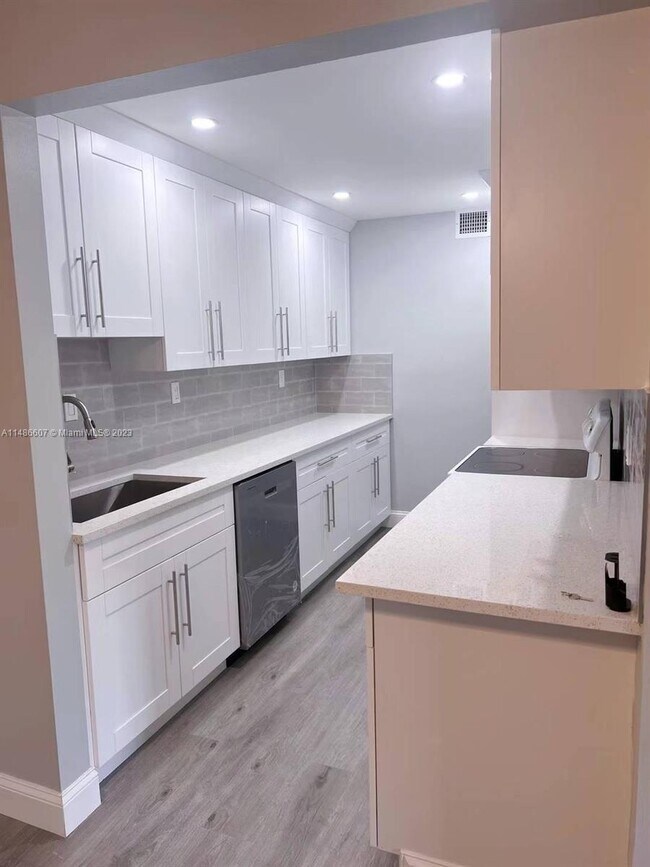 Foto del edificio - 11604 NW 29th Ct