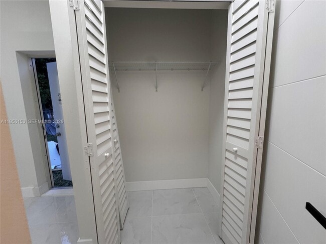 Building Photo - 915 NW 104th St