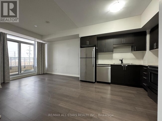 Photo du bâtiment - 9500 Markham Rd