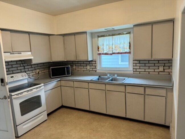 Building Photo - 224-226 W Howard Ave. (Duplex)