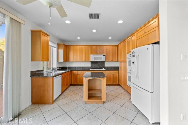 Foto del edificio - 24565 Summerland Cir