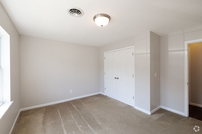 2HAB, 2BA con sala de estar - 1093SF - Greenbush Terrace