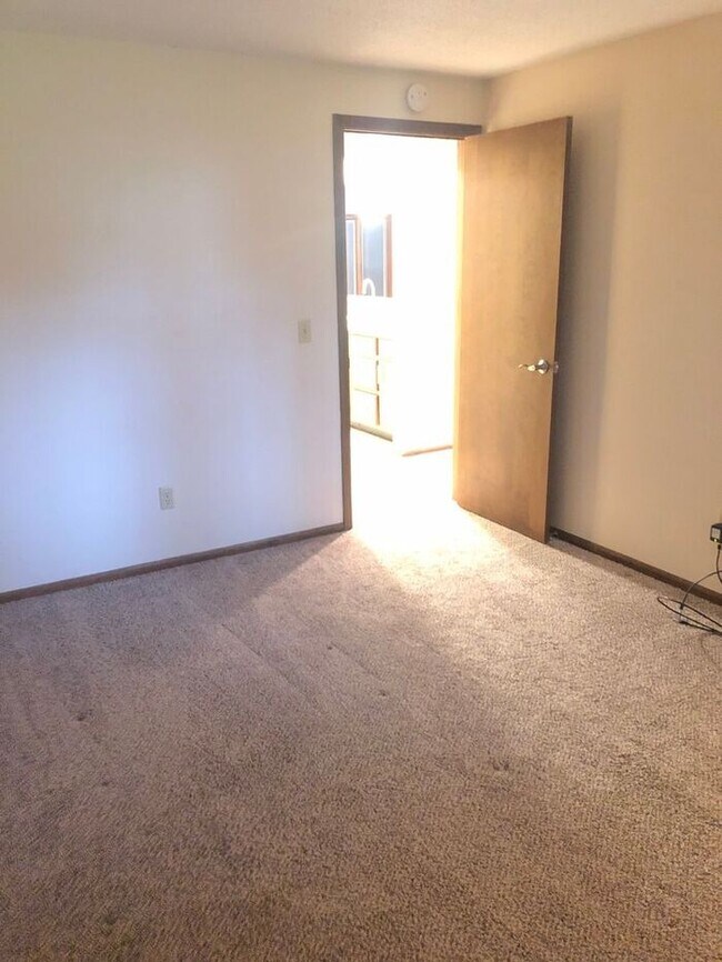 Foto del edificio - 4615 Arlington Pkwy S