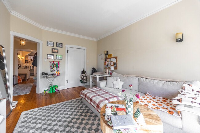 Foto del edificio - 827 W Wrightwood Ave