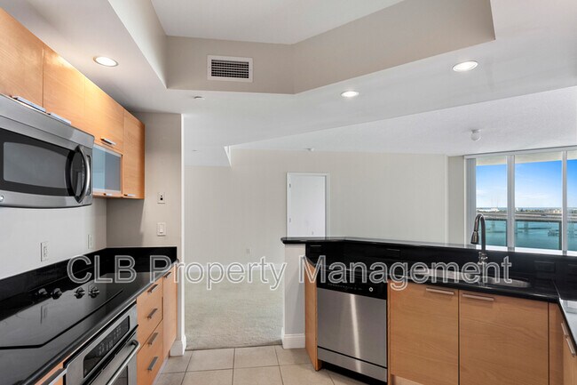 Foto del edificio - 241 Riverside Dr