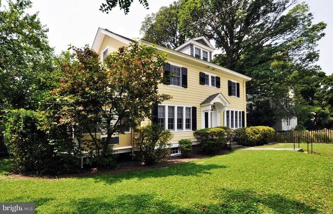 Foto del edificio - 3752 Kanawha St NW