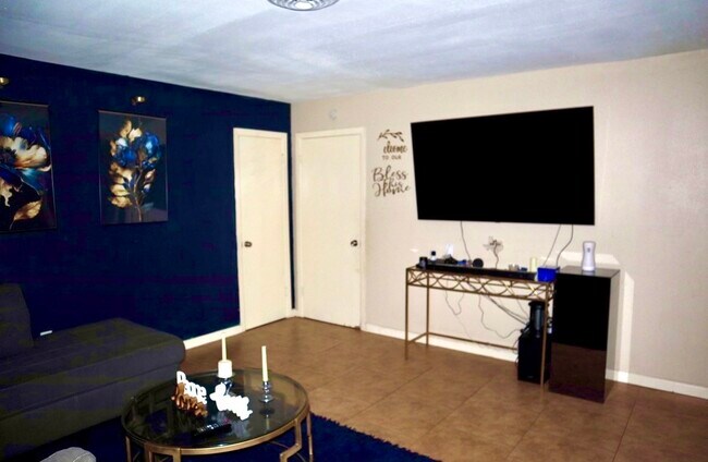 Foto del edificio - 5715 Hirondel