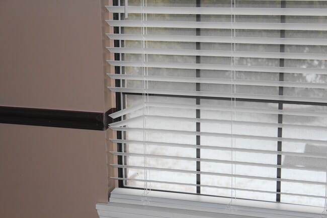 2" blinds throughout - 2216 Crestwood Dr