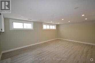 Building Photo - 23 Bairstow Crescent