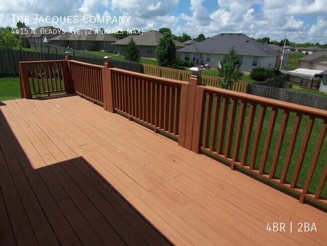 Foto del edificio - Beautiful 4 Bedroom 2 Bath in Newer Subdiv...