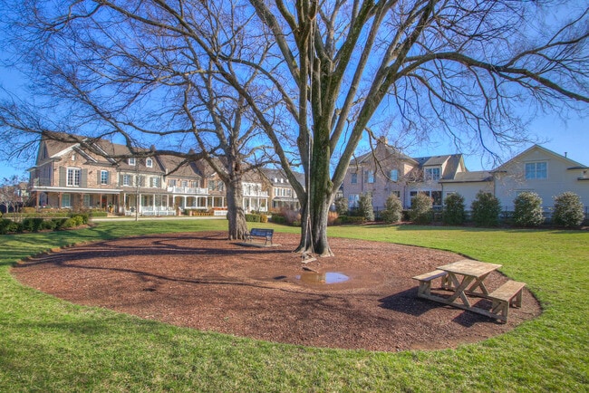 Building Photo - 9112 Keats St