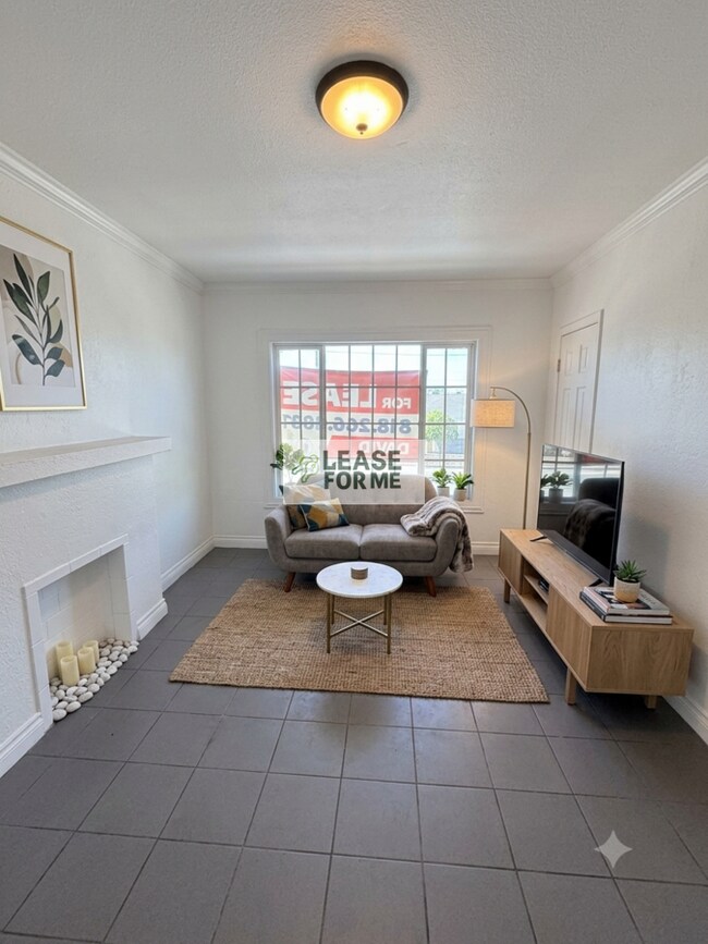 Foto del edificio - 841 W Florence Ave