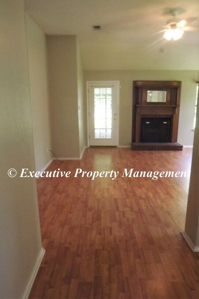 Building Photo - 2200 Heights Drive Harker Heights, TX 76548