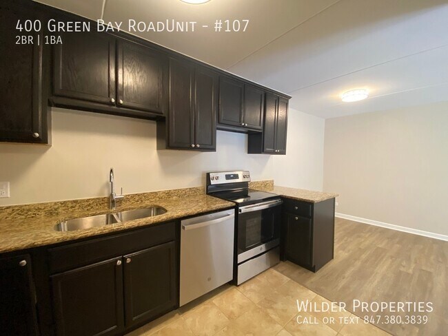 Foto del edificio - 400 Green Bay Rd