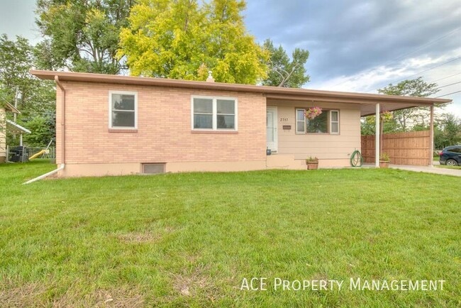 Foto del edificio - 2717 Lawndale Dr