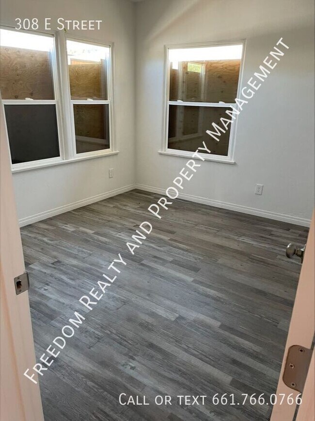 Building Photo - Cozy 2 bedroom